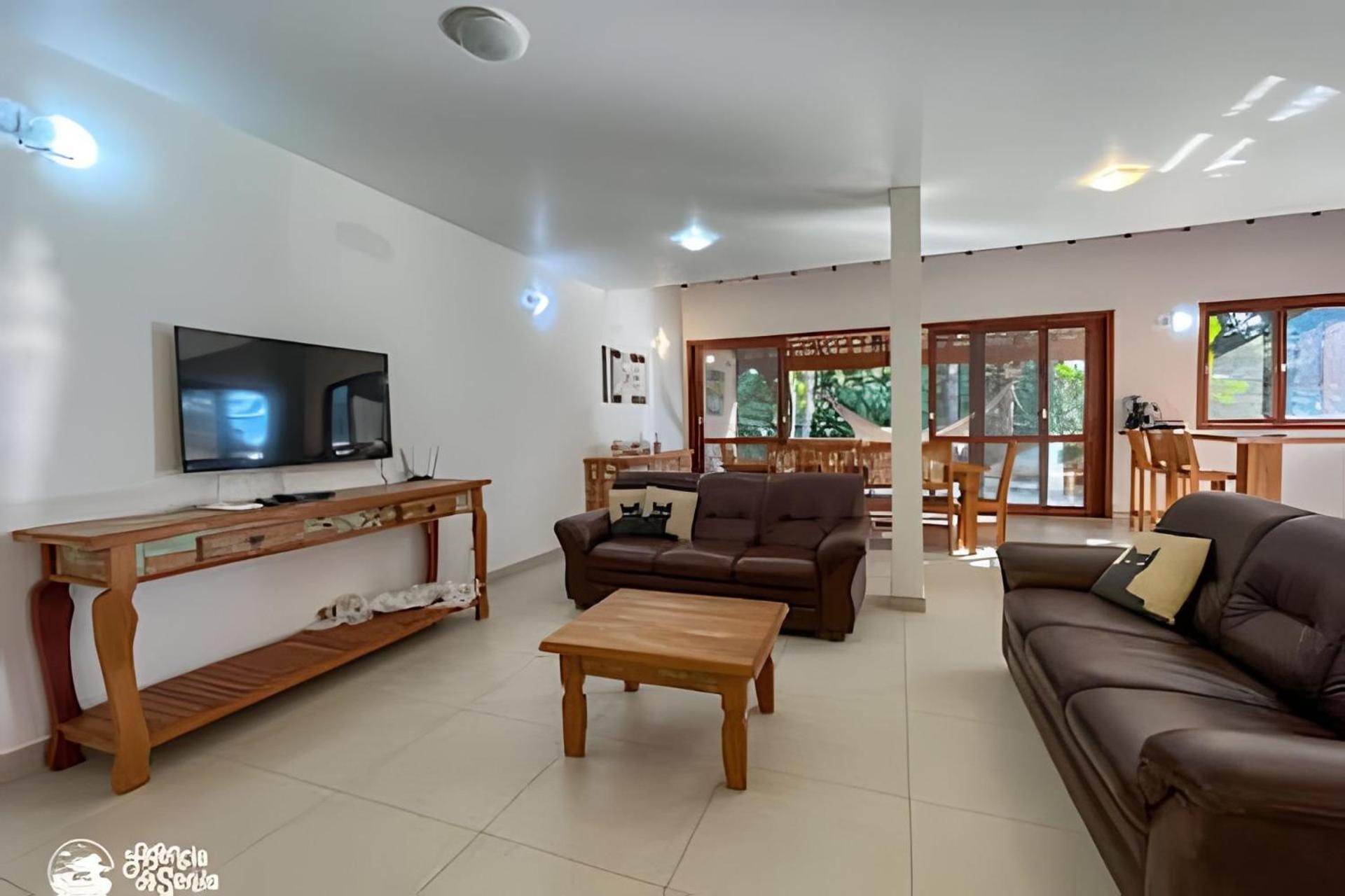 Linda Casa Com Varanda Gourmet Em Condominio イリャベラ エクステリア 写真