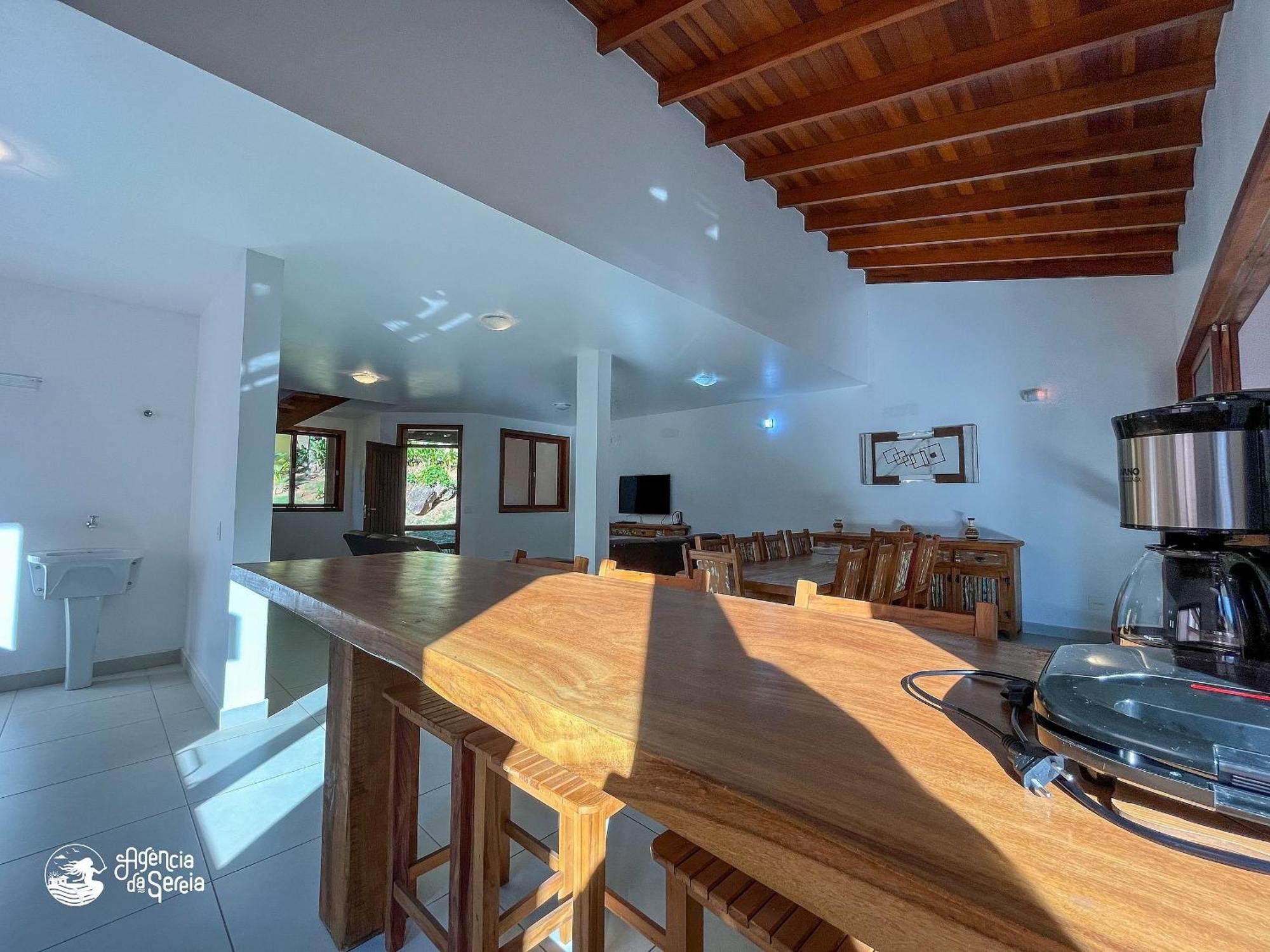 Linda Casa Com Varanda Gourmet Em Condominio イリャベラ エクステリア 写真